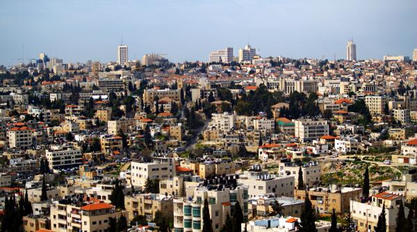 israelul sfideaza sua prin construirea de noi locuinte pentru colonisti in cisiordania