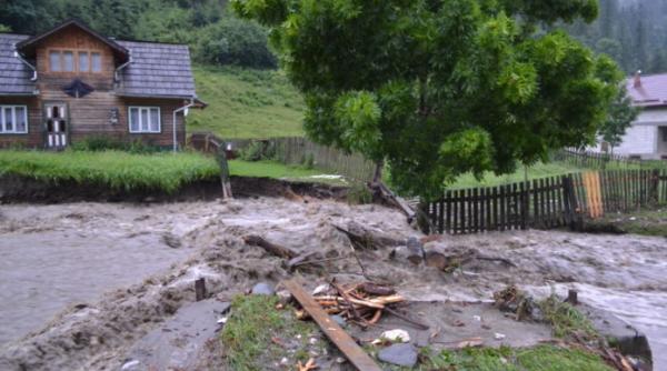 inundatii in vatra dornei si mai multe localitati din judetul suceava