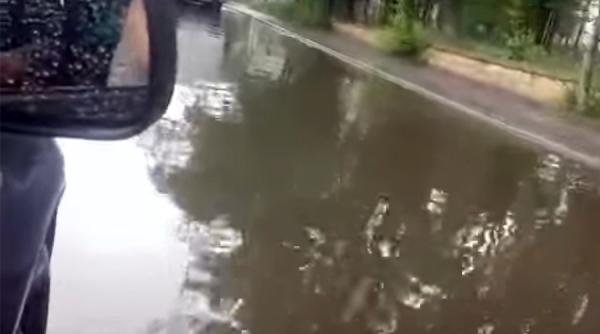 video inundatii in mamaia dupa o ploaie torentiala