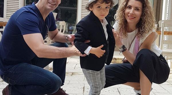 mircea badea super protector cu copilul sau a vrut sa i puna genunchiere in casa sa nu se loveasca