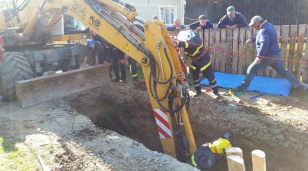 prahova barbat in stare de ebrietate ranit grav dupa ce a cazut intr un canal de 5 metri adancime