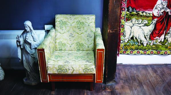 unic pe plaiuri mioritice muzeul kitsch ului