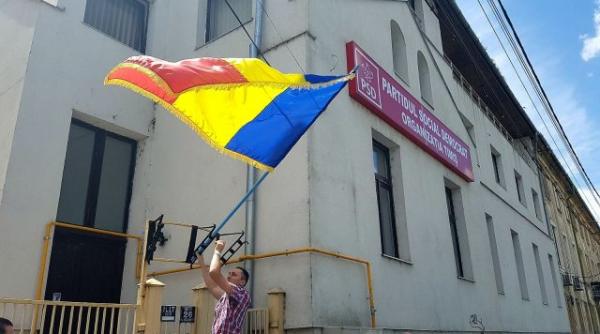 sorin grindeanu la sediul psd timis a tinut discurs aplaudat de sustinatori