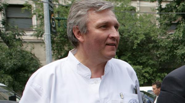 dr mircea beuran pacientii bolnavi de cancer se prezinta tarziu la doctor
