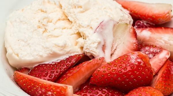 cum preparam in doar 10 minute o inghetata delicioasa care are putine calorii