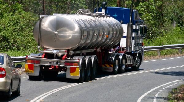 circulatia oprita pe un sens pe a3 scurgeri de combustibil de la cisterna rasturnata