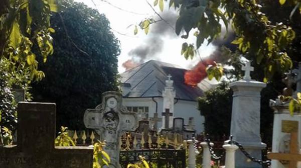 incendiu la o cladire din localitatea cernica