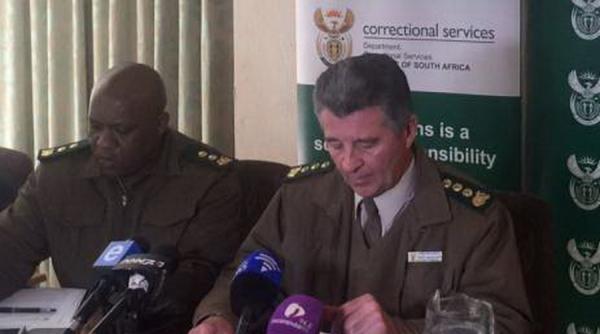 striptease intr un penitenciar din africa de sud