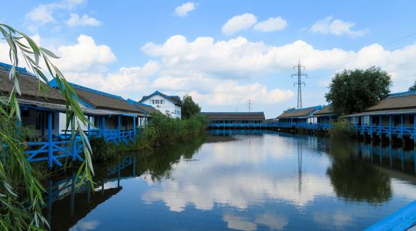 delta dunarii devine destinatia in trend a anului 2017 undite si momeala direct prin agentie