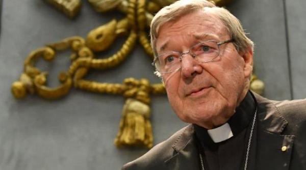 afise anti catolice la roma dupa ce un important cardinal a fost pus sub acuzare pentru abuzuri sexuale