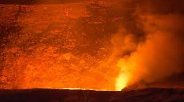 10 turisti raniti in urma eruptiei unui vulcan din java centrala