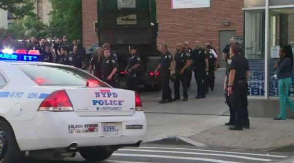 o politista ucisa cu sange rece la new york atacatorul a fost lichidat