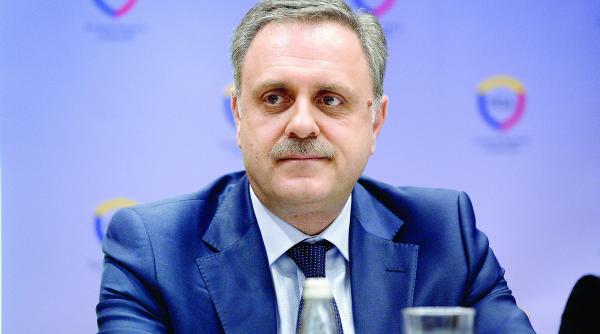 paznicii fondurilor private de pensii culoare politice si venituri impresionante