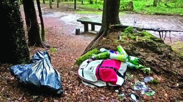 turistii nesimtiti transforma paradisuri naturale in gropi de gunoi