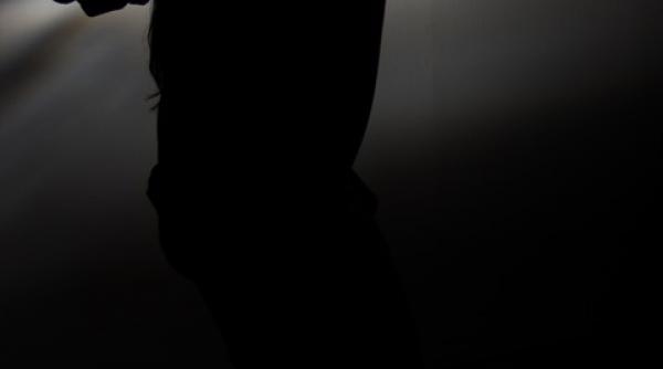 cernavoda femeie cercetata pentru tentativa de omor dupa ce si a injunghiat sotul