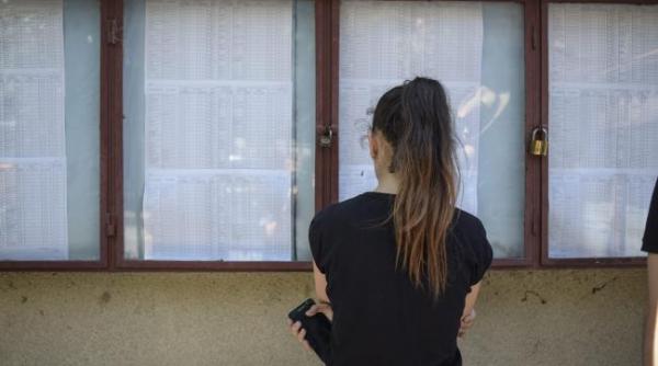 soc pentru o eleva de nota 10 lucrarea de bac la matematica dupa ce a fost notata cu 1