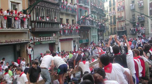 o persoana a fost spitalizata dupa a cincea cursa cu tauri de la pamplona