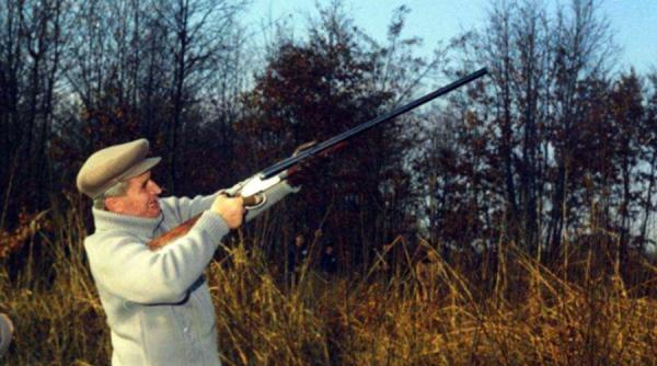 s a vandut arma de vanatoare a lui ceausescu