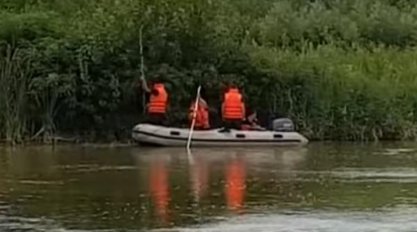 dambovita operatiune de cautare a unui barbat disparut in raul arges