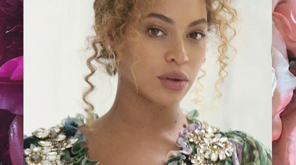 beyonce a postat pe instagram o fotografie cu ea si cu cei doi gemeni sir carter si rumi