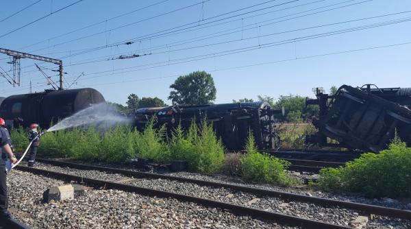 accident feroviar in ialomita un marfar incarcat cu combustibil a deraiat iar 2 vagoane sunt rasturnate