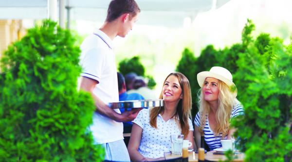 cea mai cautata meserie ospatar pe litoral