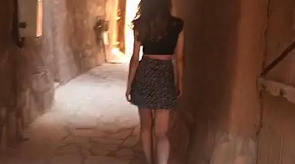 arabia saudita o turista judecata pentru ca a purtat haine indecente la un sit de patrimoniu