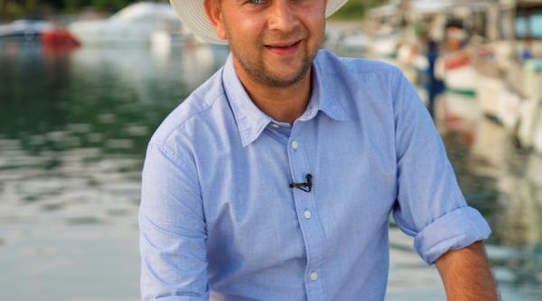 cosmin selesi filmeaza de trei saptamani in grecia pentru show ul aventura cu 4 stele nu am avut timp sa fac nici macar o baie in mare