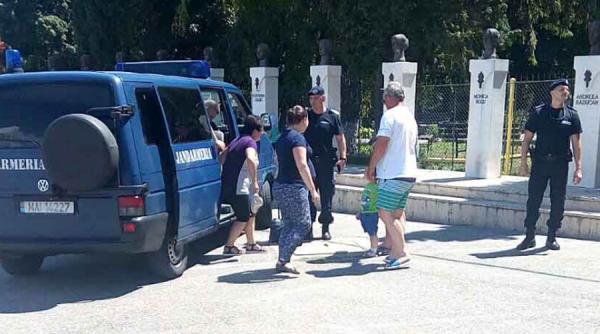hunedoara mai multi turisti intre care o gravida blocati in telecabina de pe cetatea deva de la o pana de curent