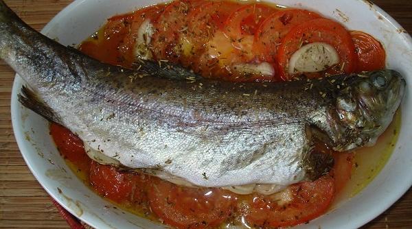 pastrav cu praz mere vin reteta sat sters de pe harta lumii