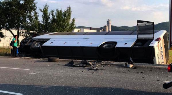 cluj accident cu un autocar rasturnat a fost activat planul rosu de interventie