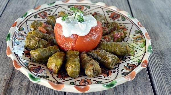 sarmalute de miel in frunze de tei reteta veche din satul romanesc