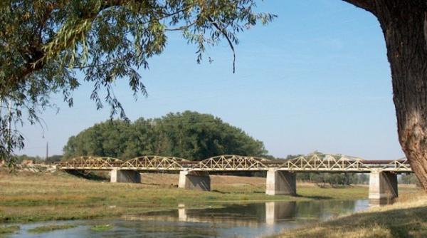 teleorman un adolescent s a inecat in raul vedea