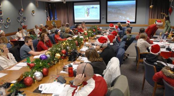 congresul mondial al mos craciunilor aduce spiritul sarbatorilor mai devreme pe strazile copenhagai