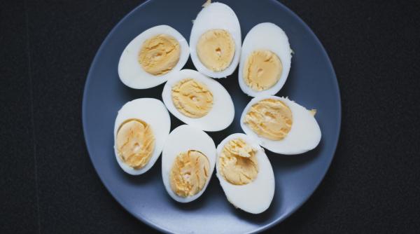 reteta zilei oua umplute cu ton