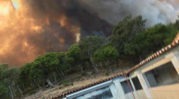 video 10 000 de oameni evacuati din cauza unui incendiu extrem de violent din sudul frantei