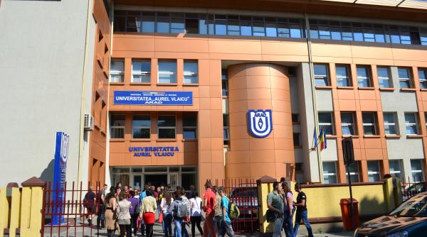 dosarul diplome de licenta fara studii patru profesori retinuti alti patru sub control judiciar