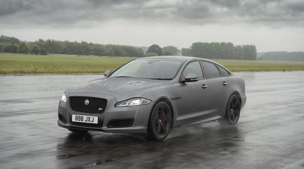 jaguar cu 575 de cai