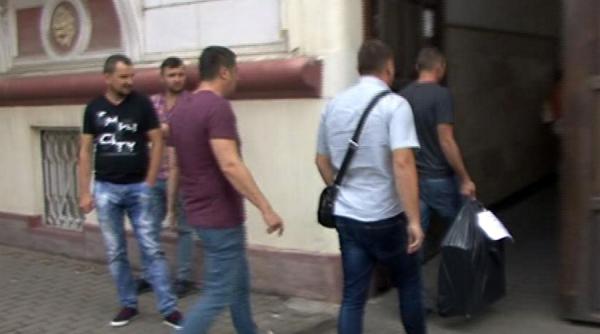 sase persoane retinute in dosarul diplome de licenta fara studii