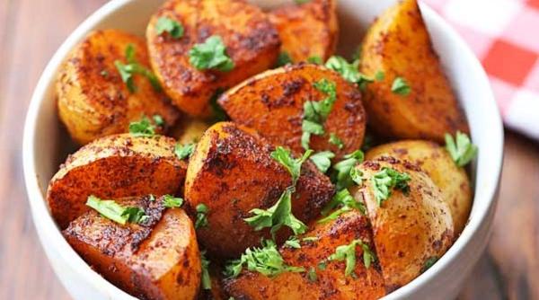 cartofi aromati cu paprika la cuptor reteta ardeleneasca