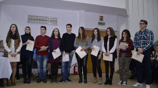 constanta elevii care au luat bacalaureatul cu nota 10 vor fi premiati de municipalitate