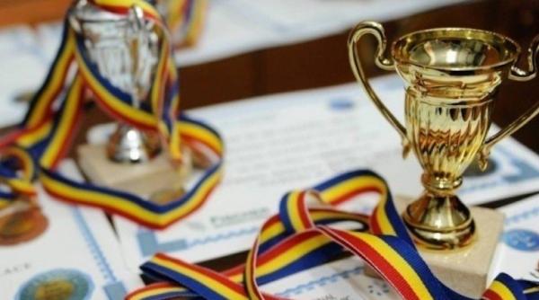 elevii romani medaliati cu aur la olimpiada internationala de biologie din anglia