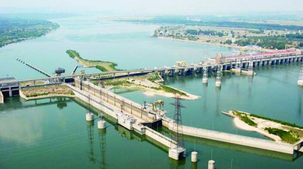 energia hidro de trei ori mai putina din cauza secetei