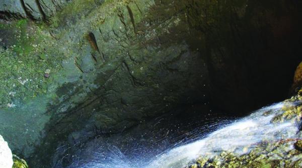 arii protejate ale romaniei avenul campeneasa cu izbucul boiu