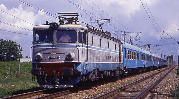 cfr anunt important trenurile vor circula cu o viteza redusa cu 20 30 de kilometri ora fata de viteza normala din cauza caniculei