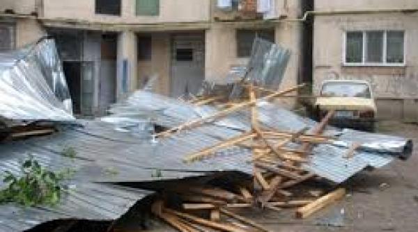 sibiu acoperisul unei cladiri a fost smuls de vant
