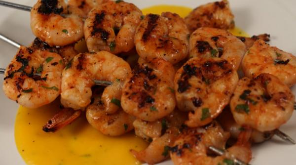 reteta zilei frigarui de creveti cu sos de mango