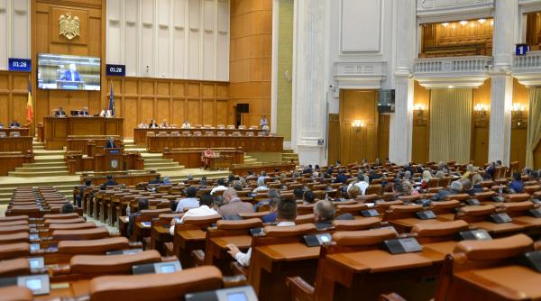 circ in parlament la sesiunea extraordinara