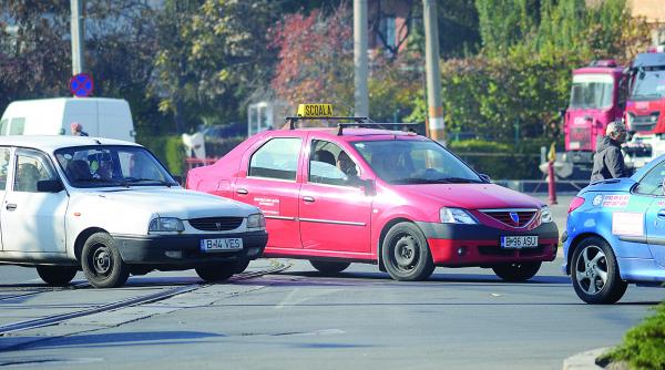 2 191 de instructori auto se reprofileaza sau se asociaza