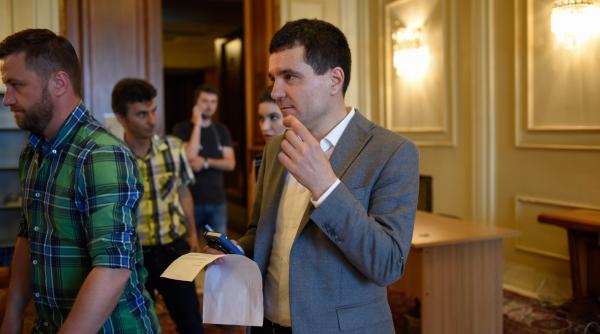 se rupe usr cine pleaca fortat si cine ramane la butoane